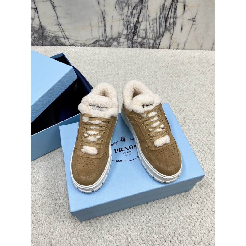 Pra*a casual shoes